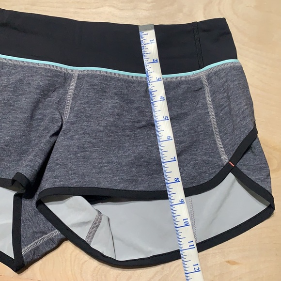 LULULEMON Speed Short Heathered Black / Black - Picture 11 of 12